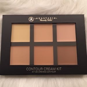 Contour cream kit in light